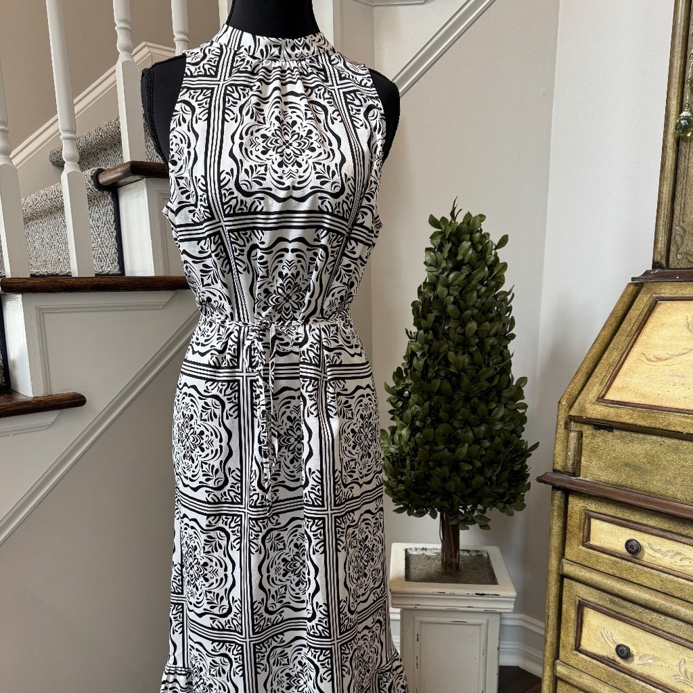 Fabulous Maxi Dress from the Loft Black & White Sleeveless Size M NWT